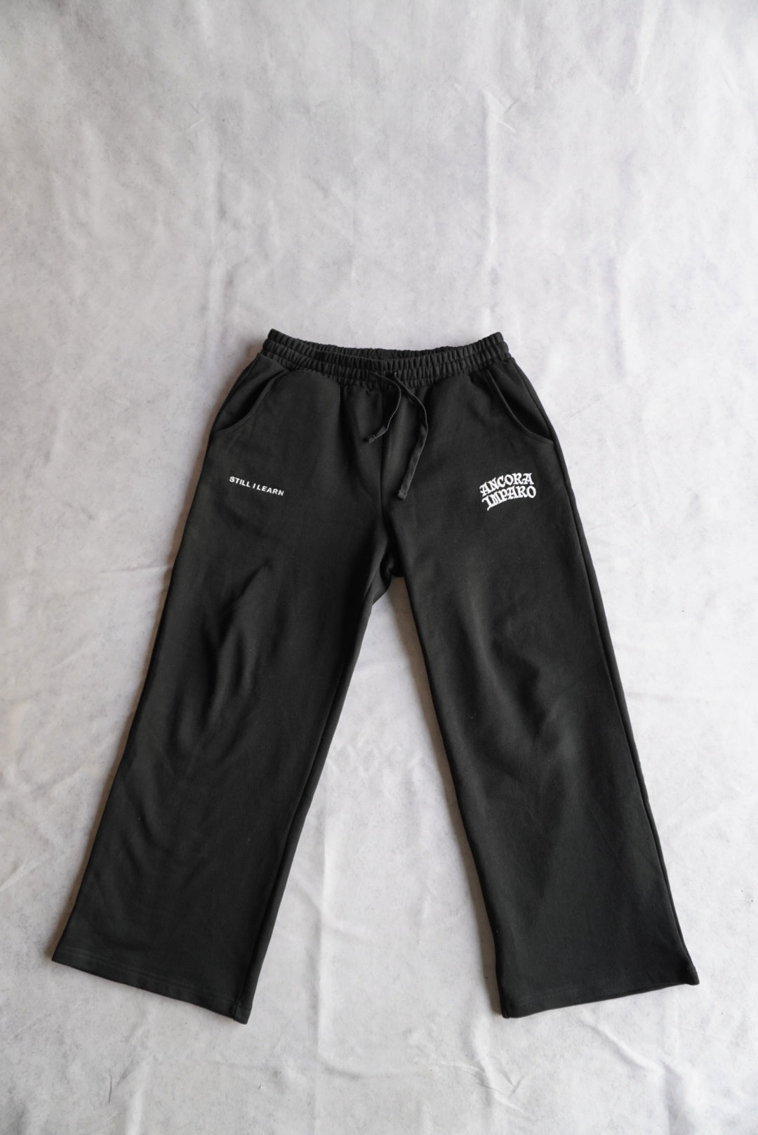 ESSENTIAL JOGGINGBROEK - ZWART