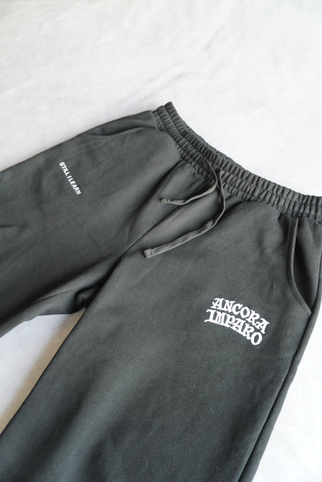 PANTALONI DELLA TUTA ESSENTIAL - NERI