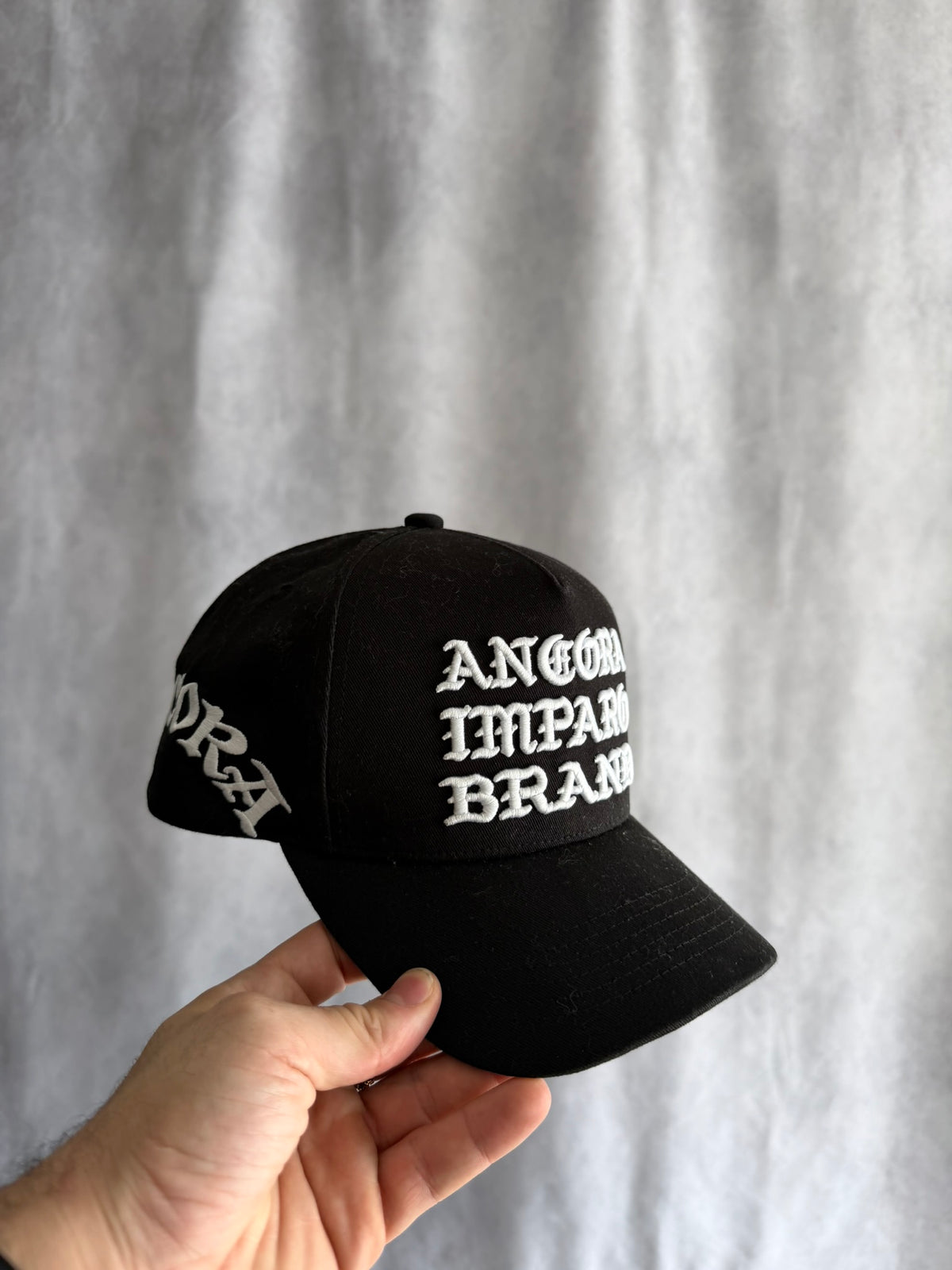 CAPPELLO AFFIANCATO