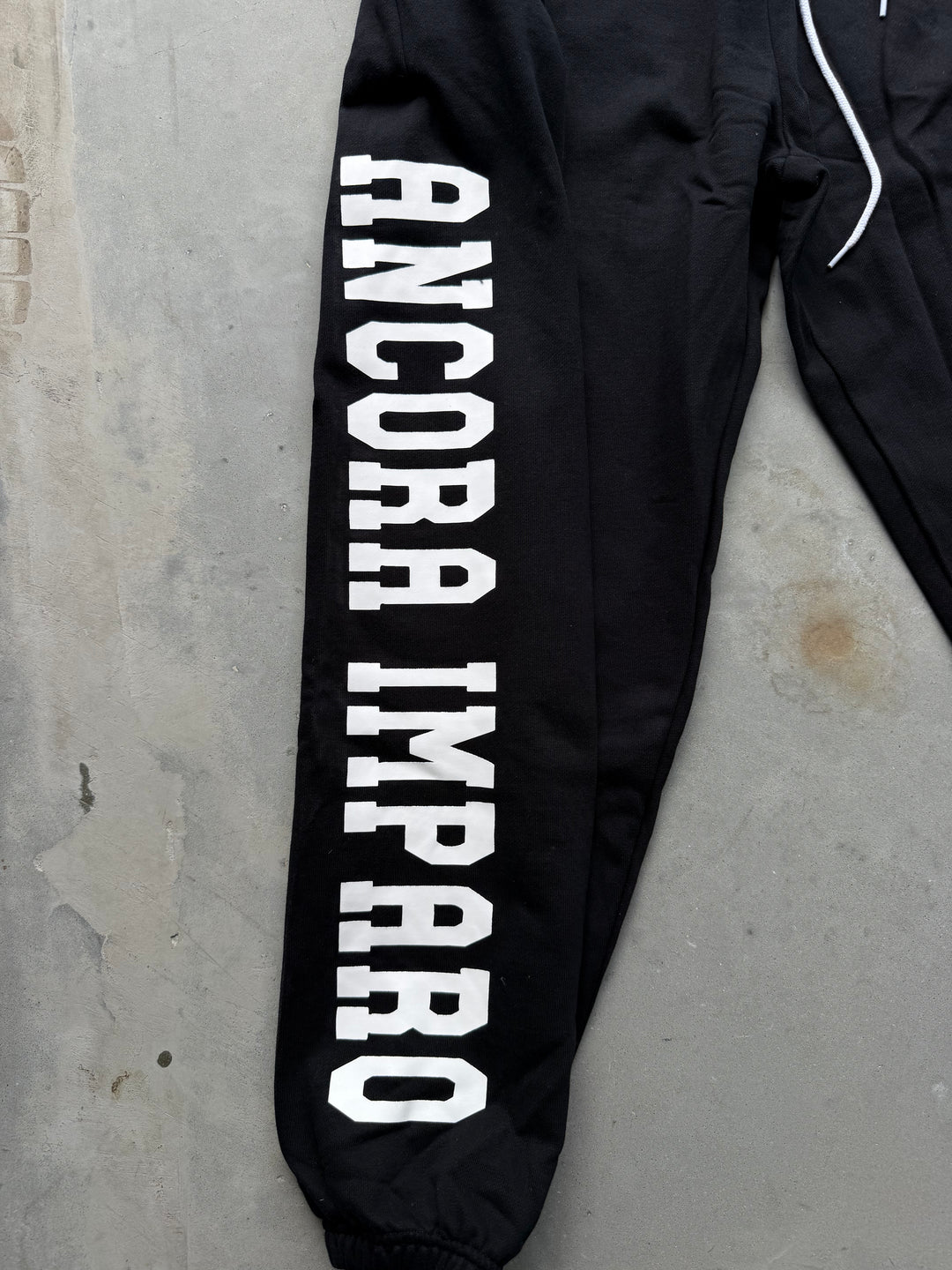 ANCORA OVERSIZED LOUNGER SWEATPANTS