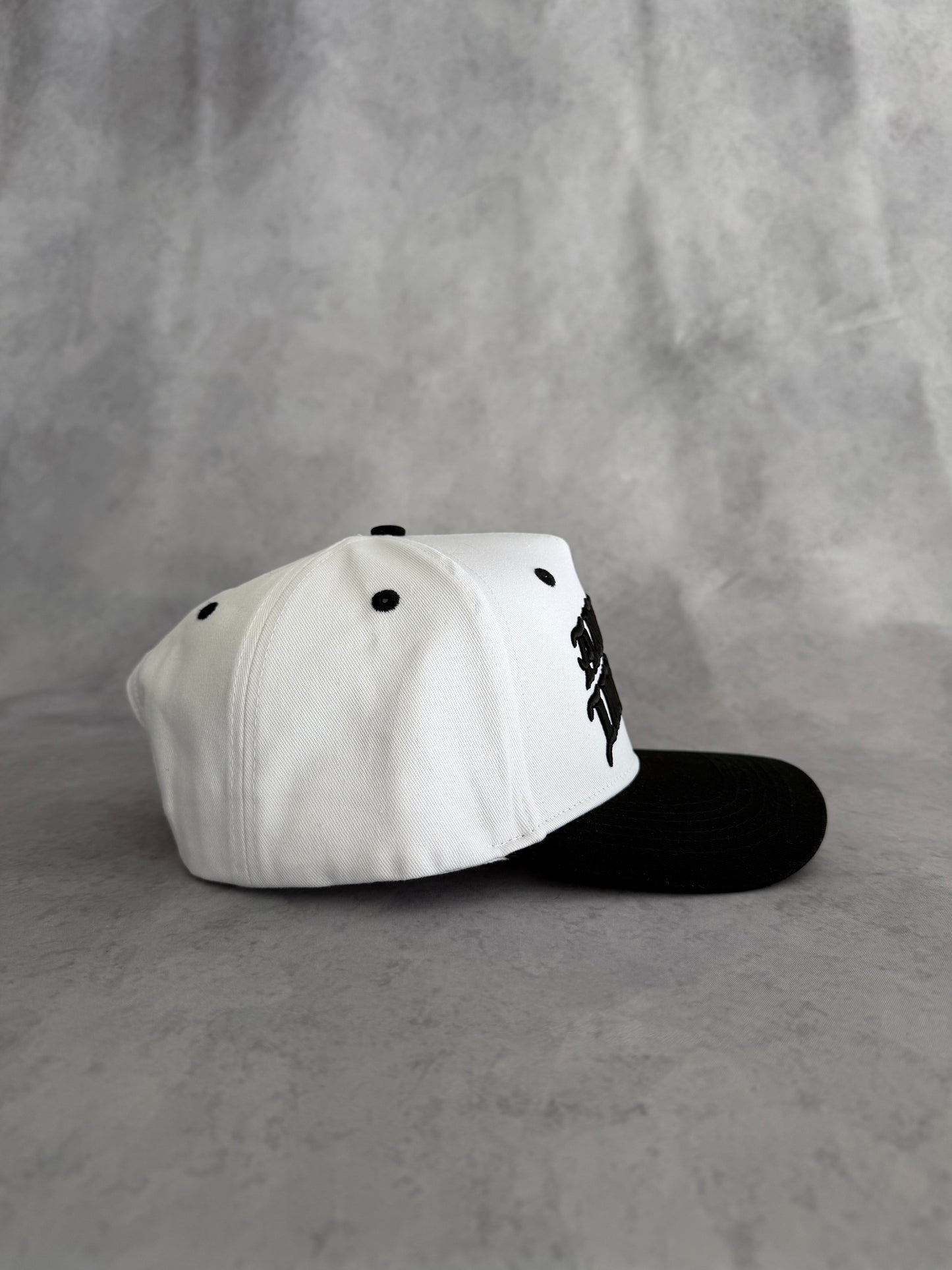 TUXEDO LEGACY HAT