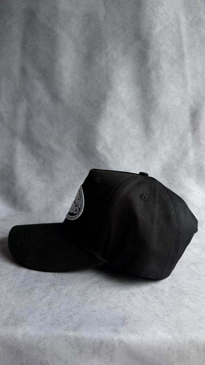 OVAL SNAPBACK