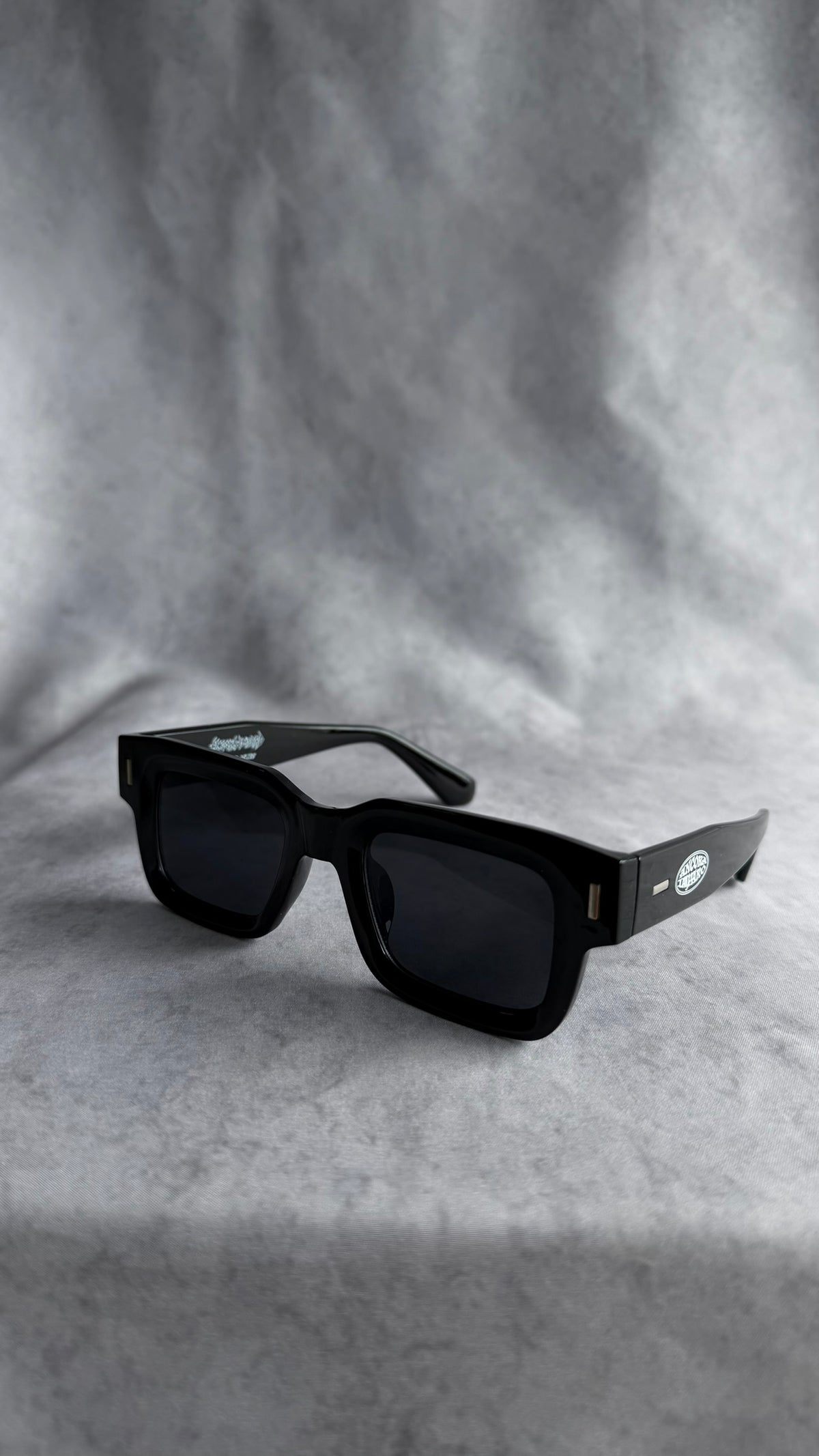 OVAL SUNGLASSES