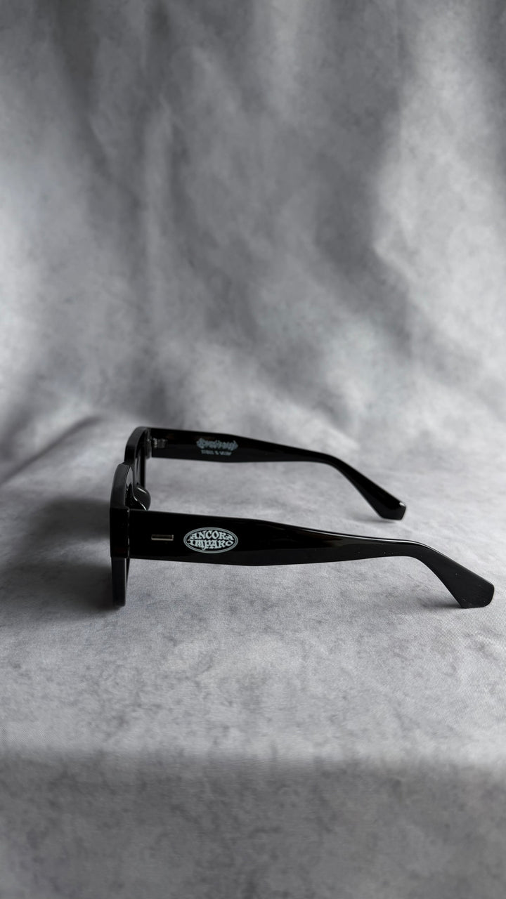 OVAL SUNGLASSES