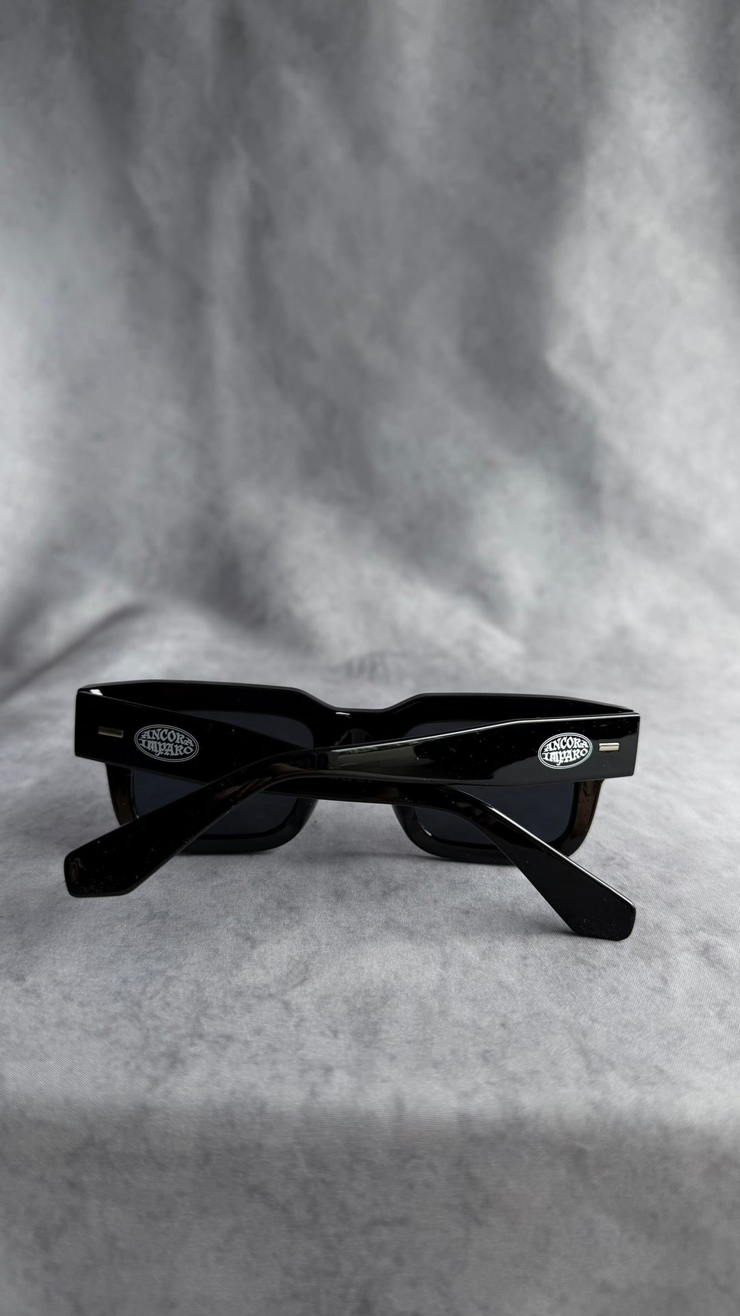 OVAL SUNGLASSES