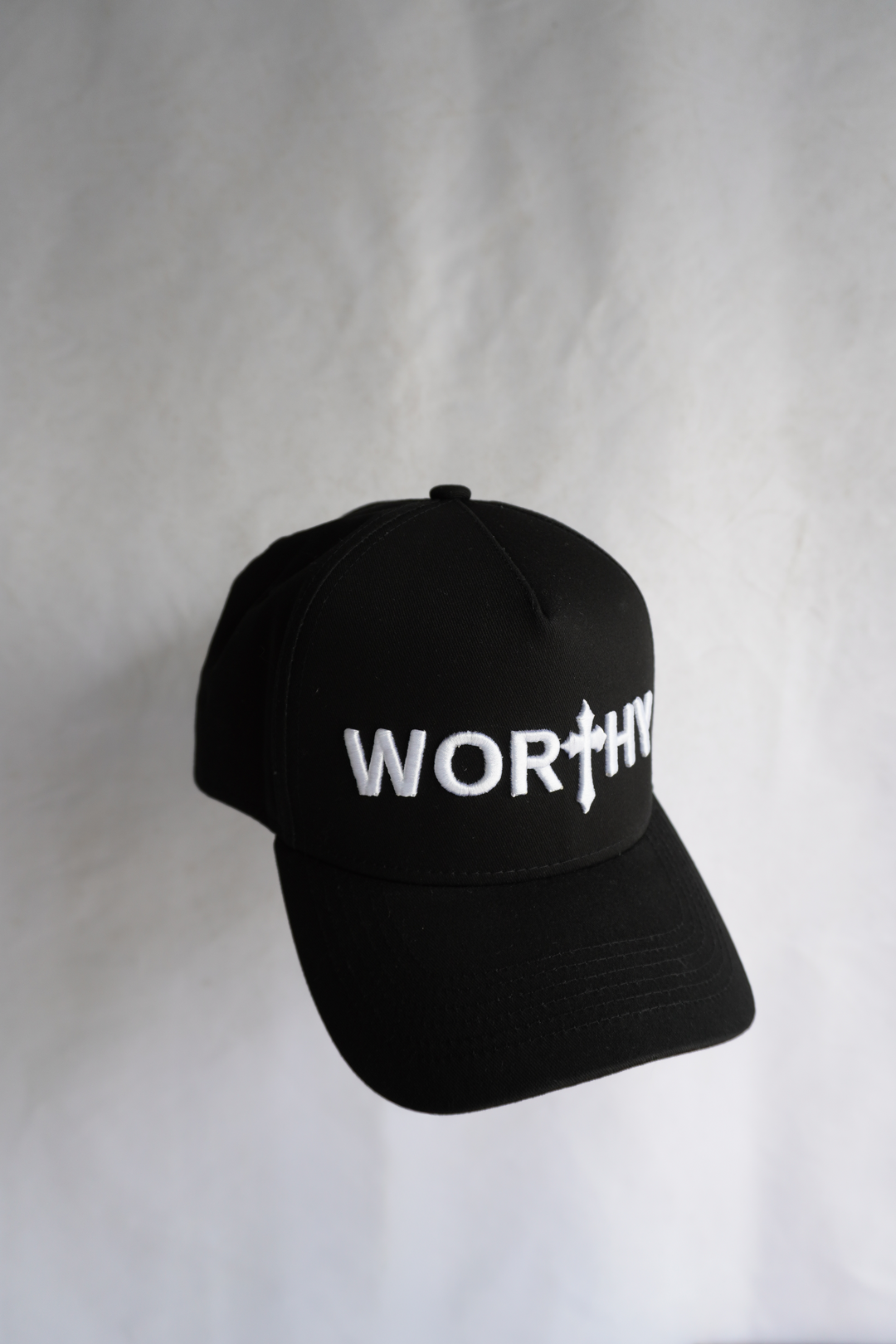 WORTHY HAT IN BLACK